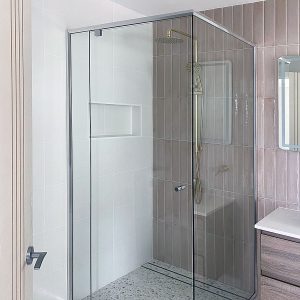 framed-shower-glass-900-min