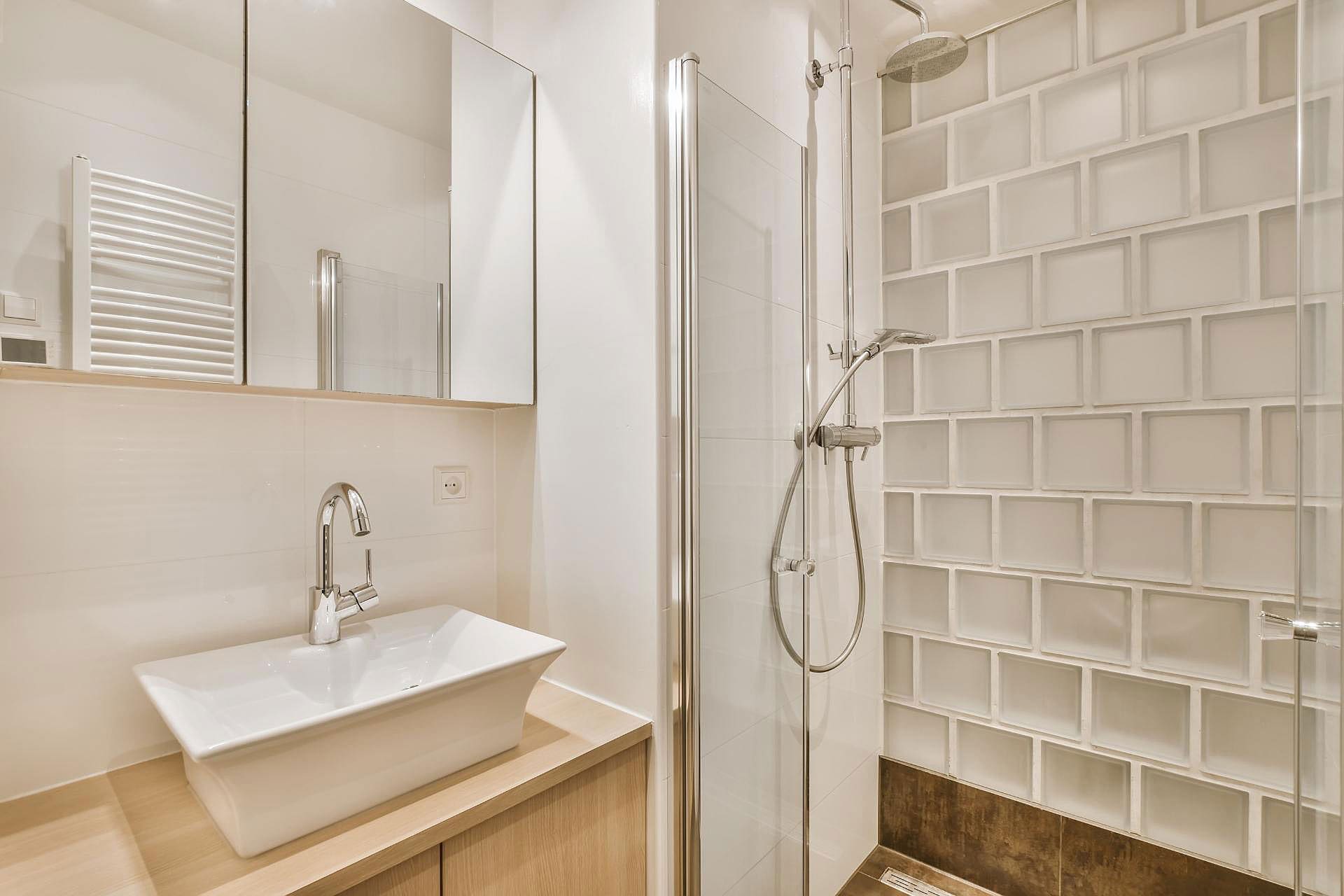shower-glass-door