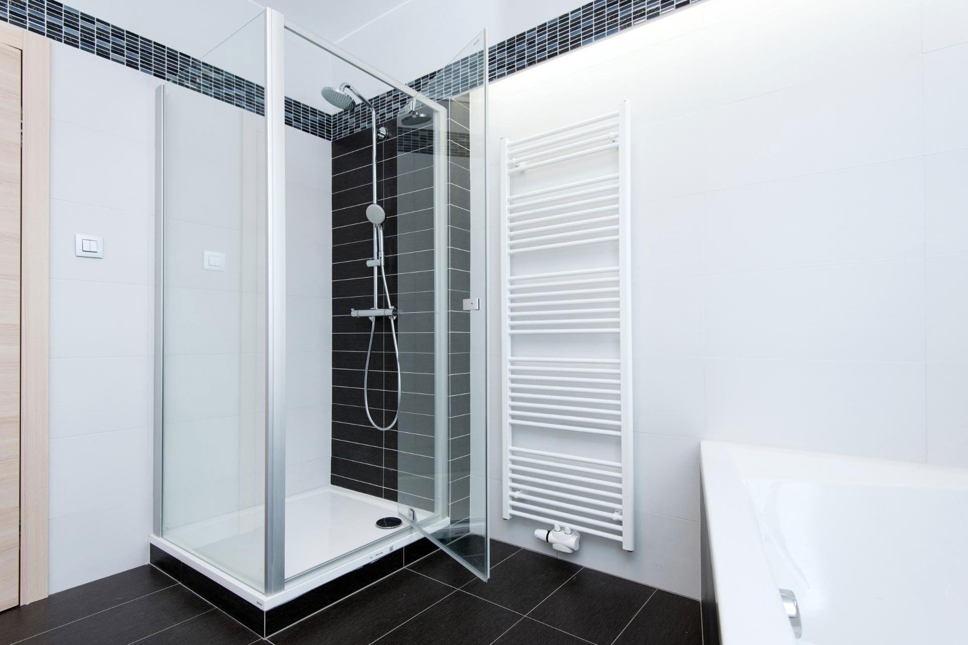 shower-glass-framed