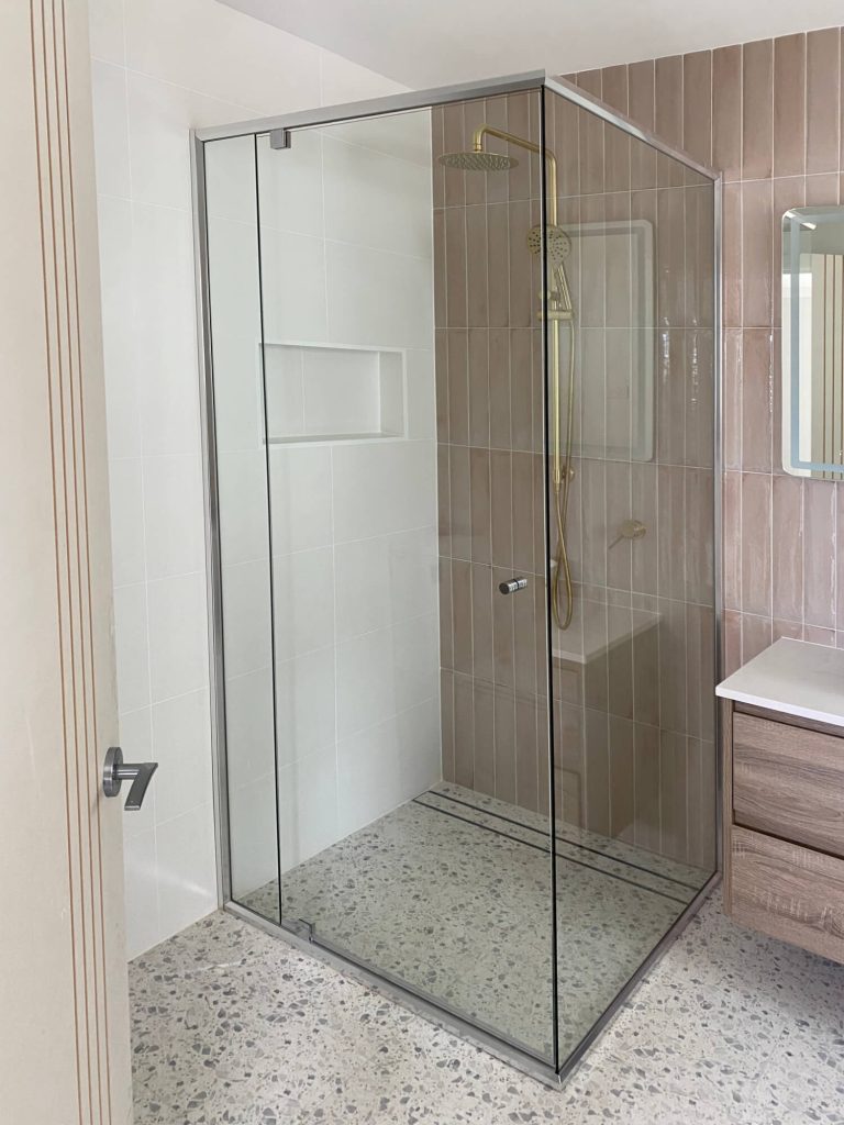 Semi -Frameless Shower Screen