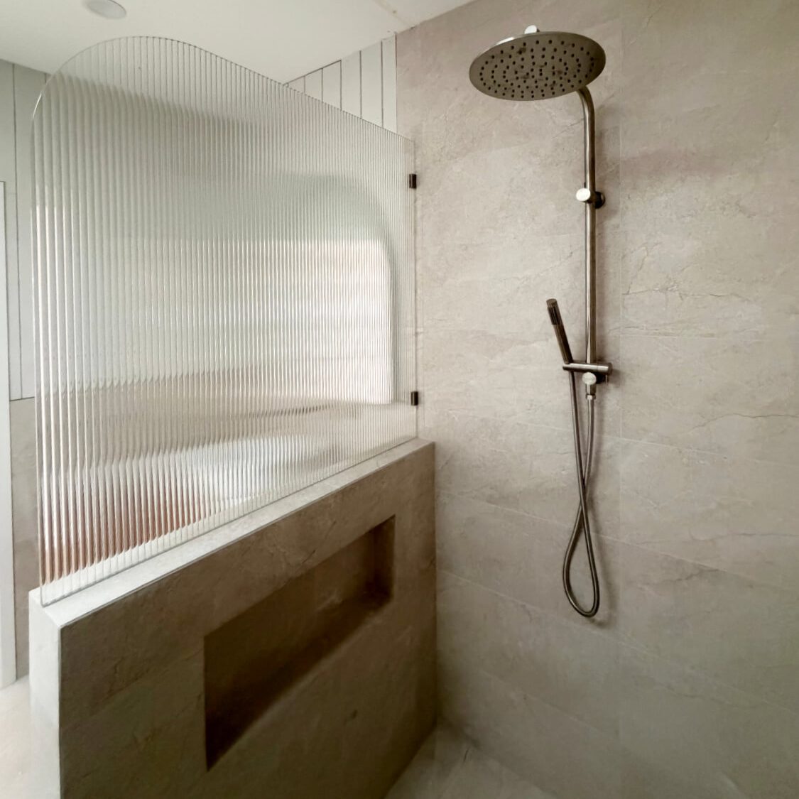 10mm Fluted Frameless radius